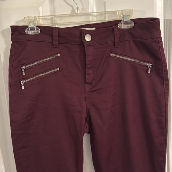 Brand new maroon pants with zipper design - Picture 2 of 4